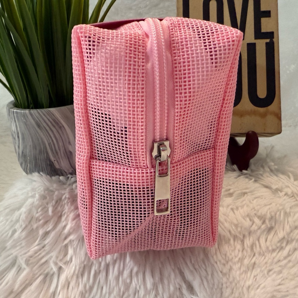 💗NWT Ulta Buzzworthy 17-Piece Deluxe Sample Beauty Bundle💗 - Picture 3 of 7